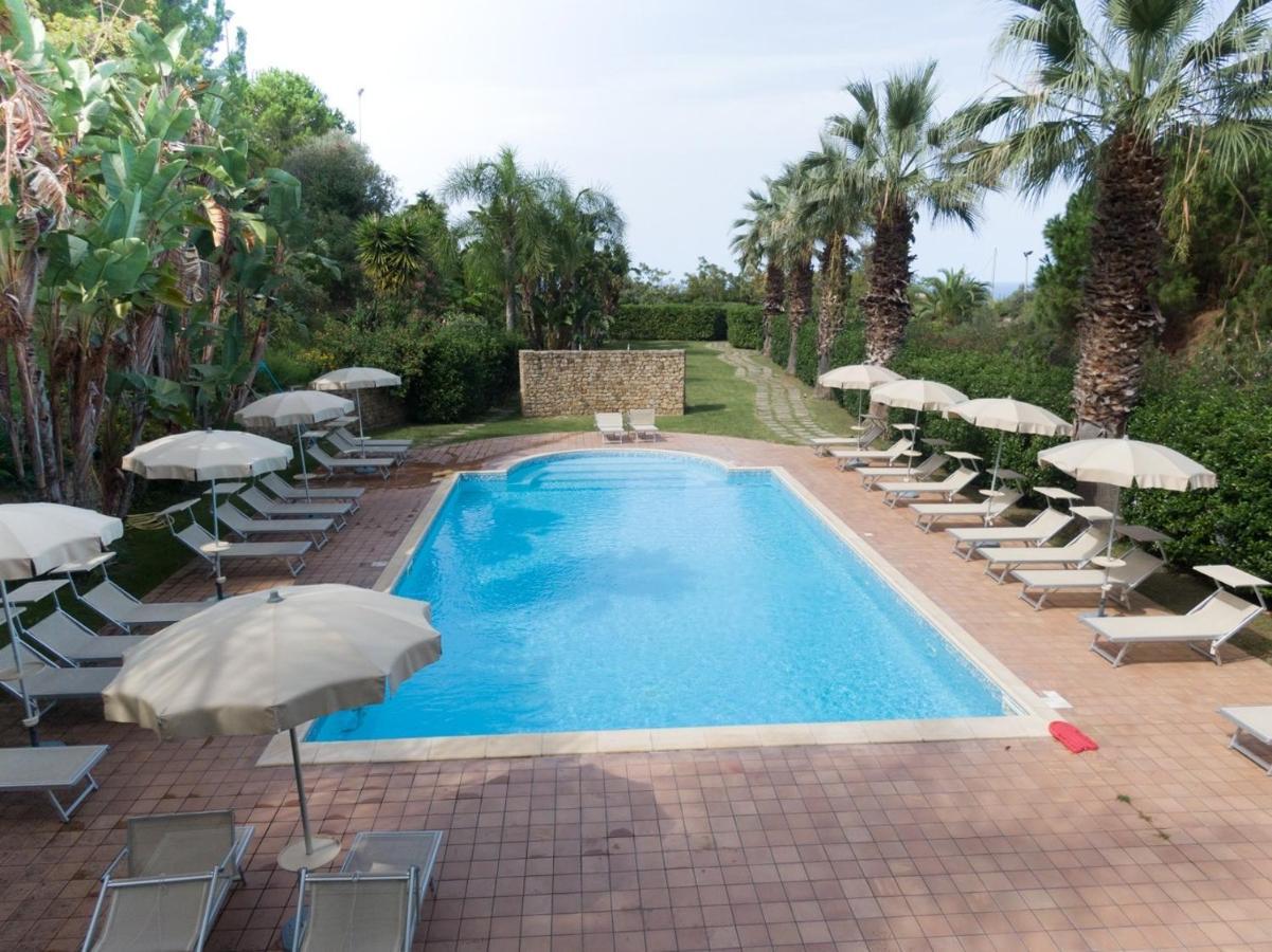 Agriturismo Villa Luca SantʼAgata di Militello Kültér fotó