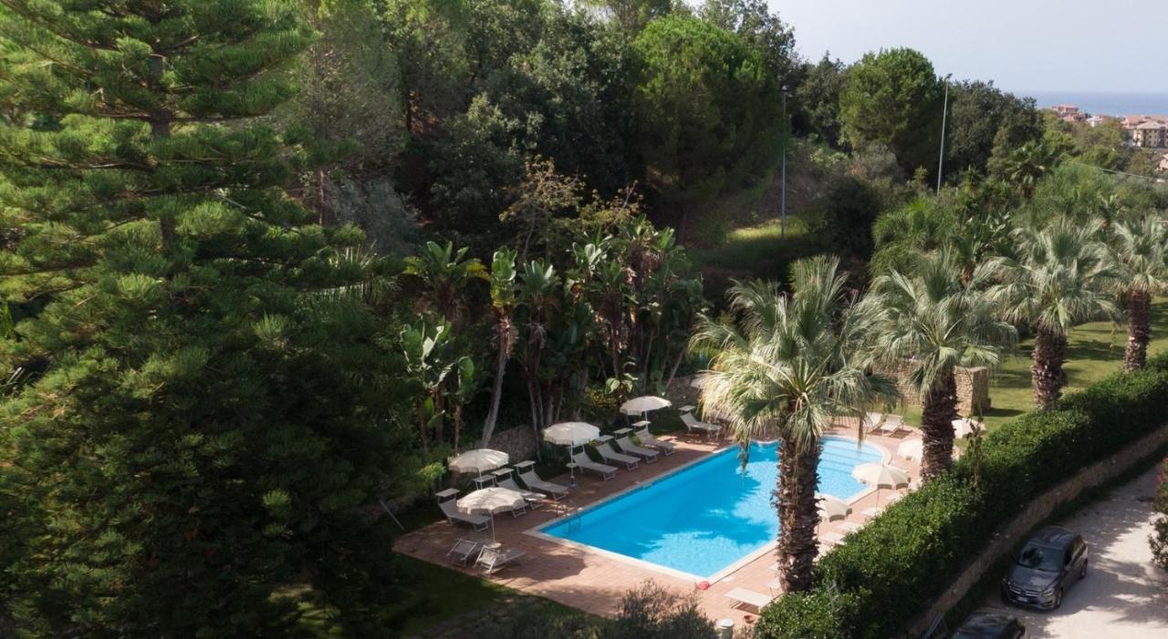 Agriturismo Villa Luca SantʼAgata di Militello Kültér fotó